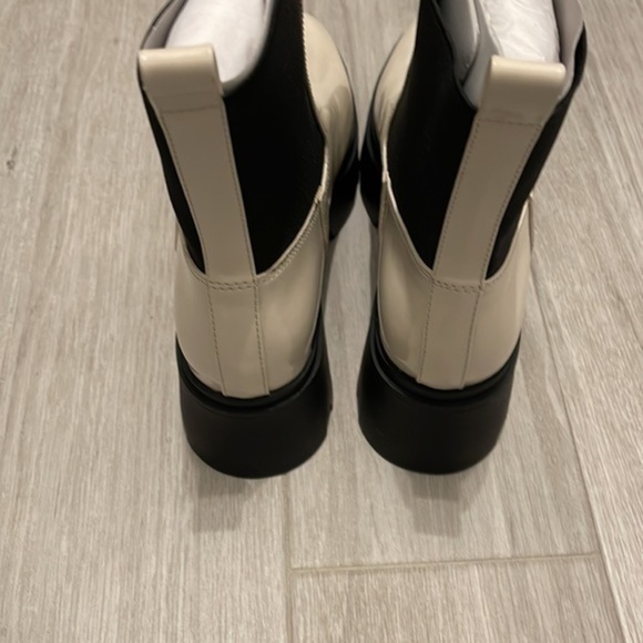 Chelsea Boot - Picture 5 of 6